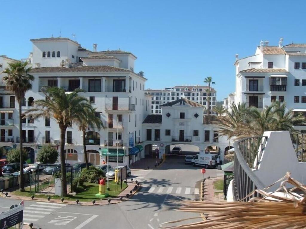 28 Mikonos Playa In Puerto De La Duquesa 2 Bed 2 Bath Apartment Ideally Located To The Beach & Marina Castillo de Sabinillas Exteriör bild